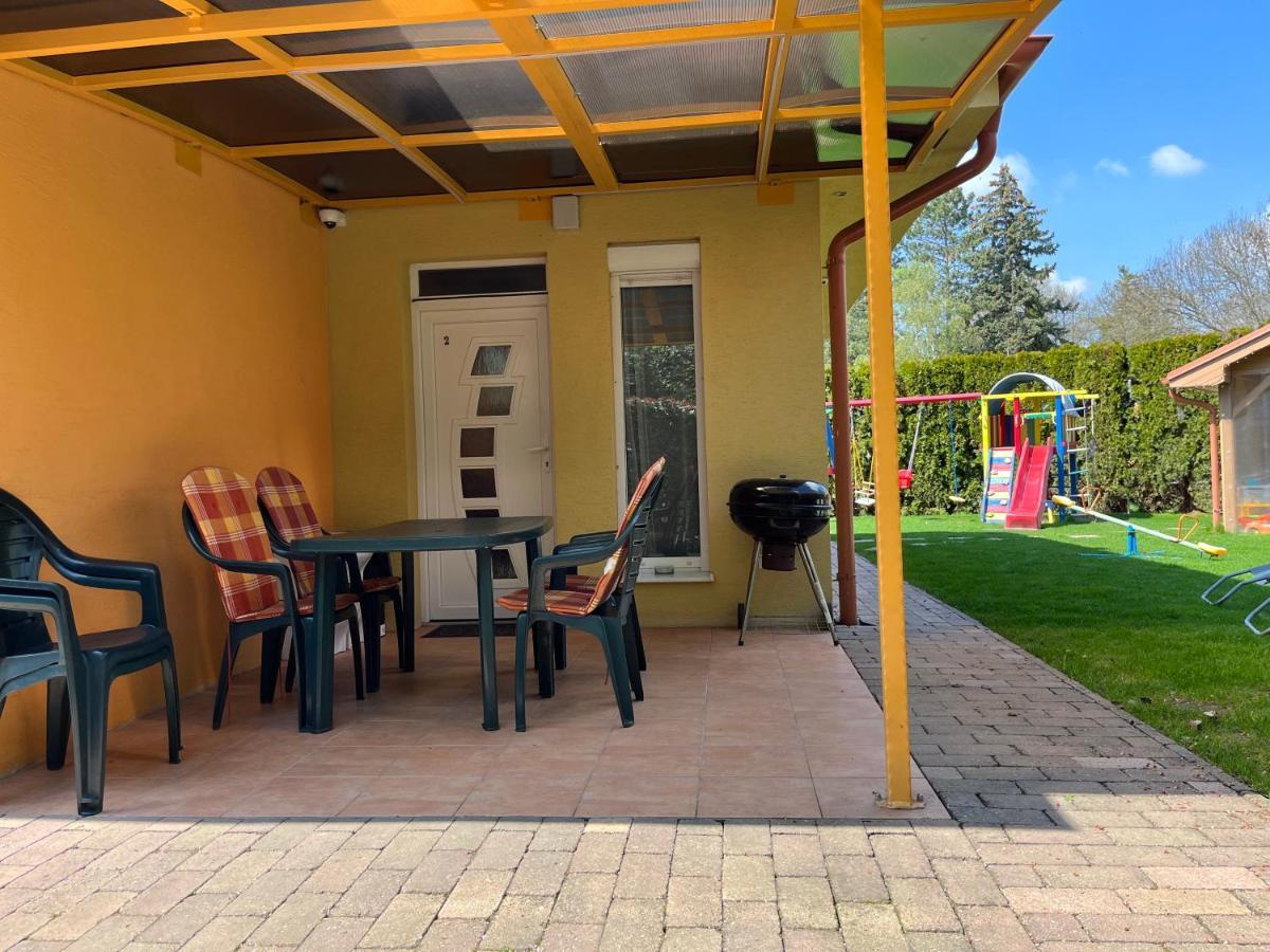 Villa Gracia Patince Eksteriør billede