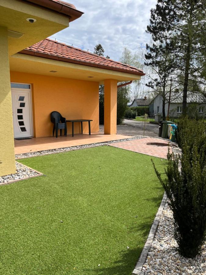 Villa Gracia Patince Eksteriør billede