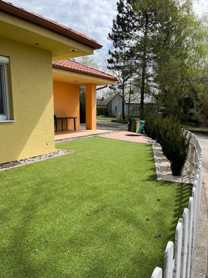 Villa Gracia Patince Eksteriør billede