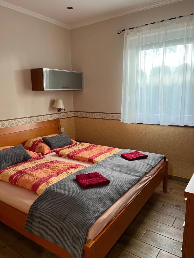 Villa Gracia Patince Eksteriør billede