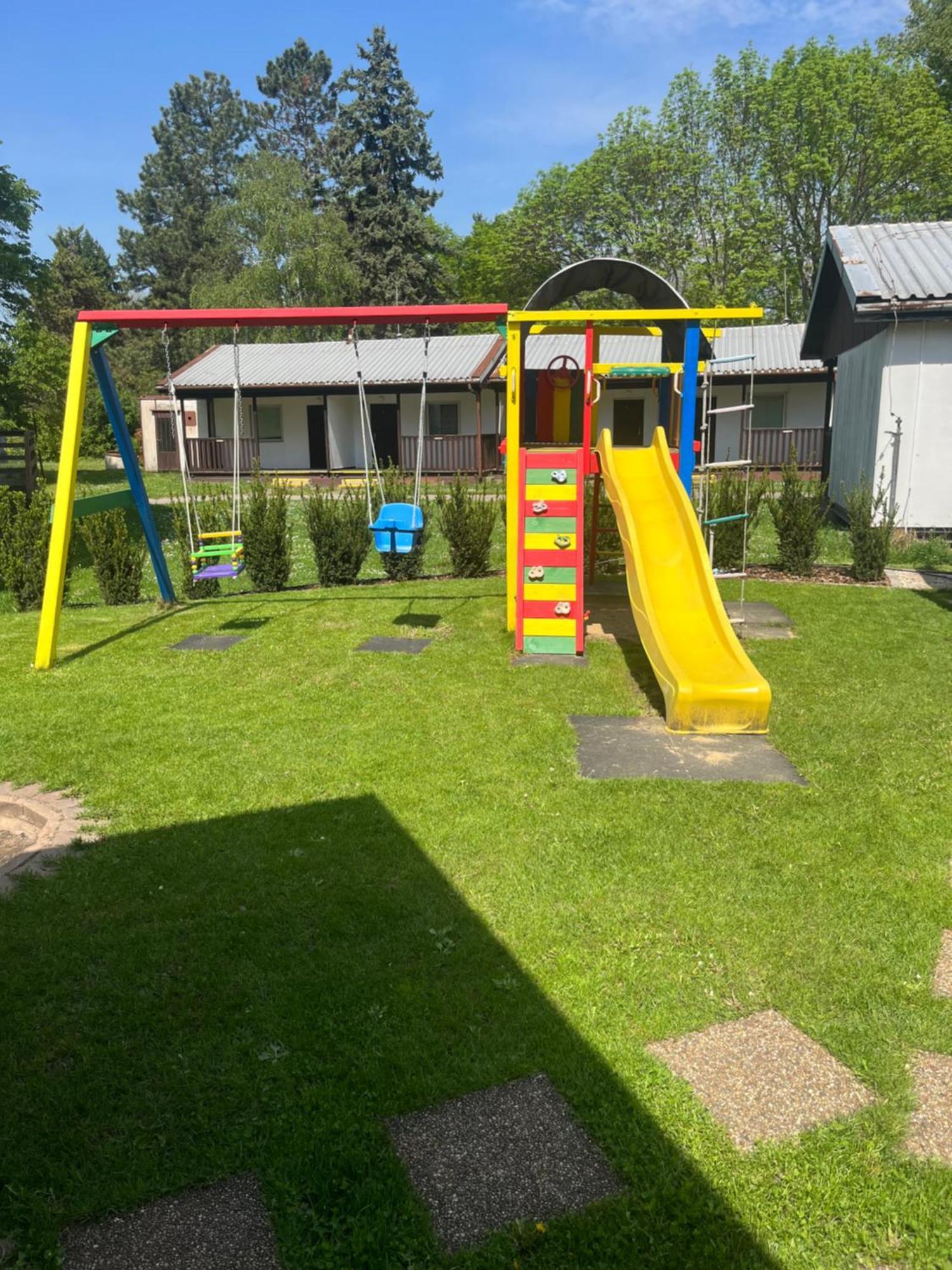 Villa Gracia Patince Eksteriør billede