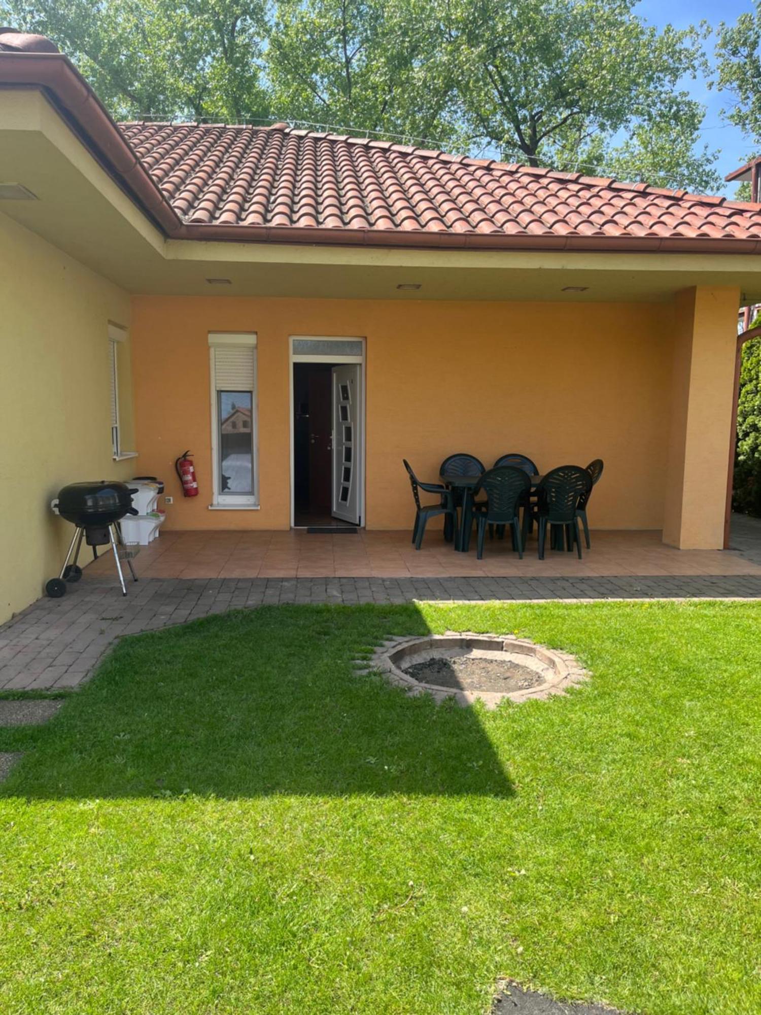 Villa Gracia Patince Eksteriør billede