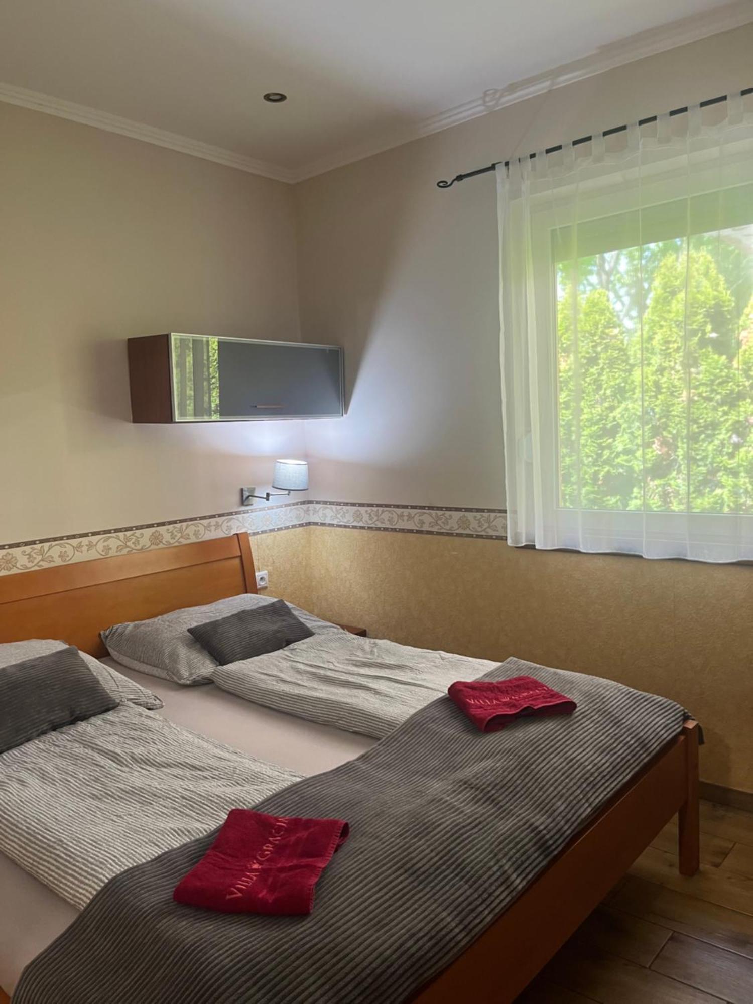 Villa Gracia Patince Eksteriør billede