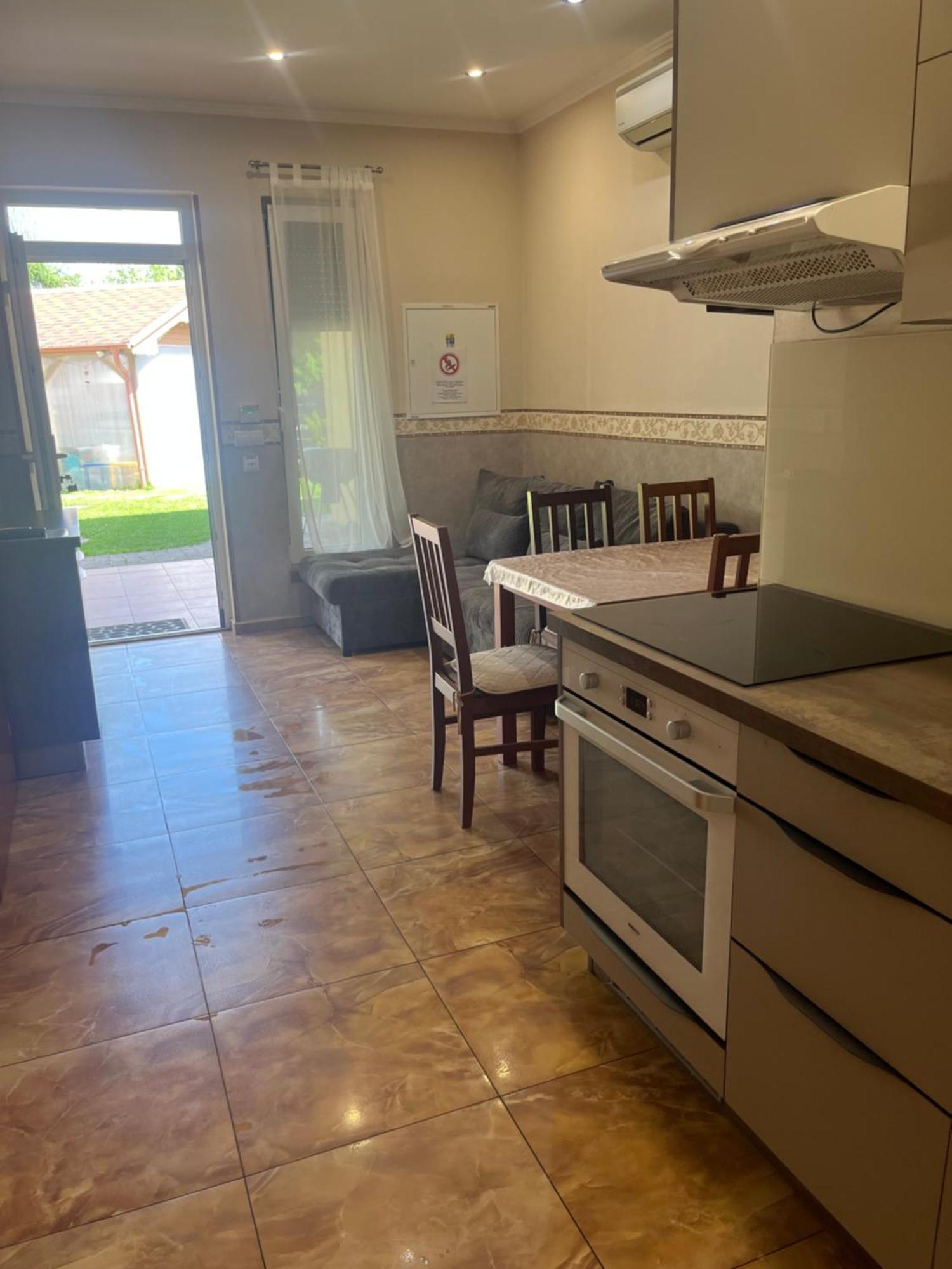 Villa Gracia Patince Eksteriør billede